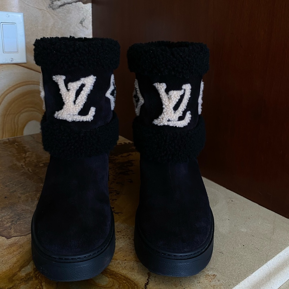 Louis Vuitton Snowdrop Flat Ankle Boot - Picture 6 of 12